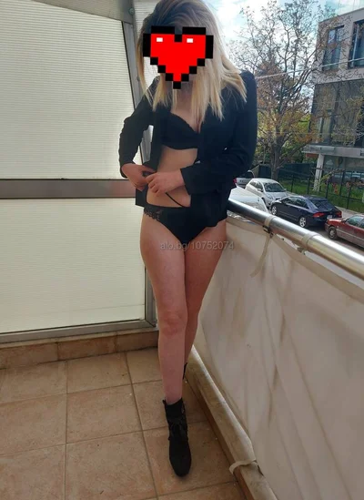 Компаньонка Ловеч - Наскоро разведена дама търси - Стриптийз, Робиня, Влизане в роля - снимка 3