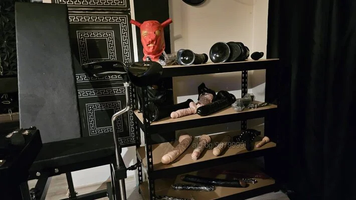 Компаньонка София - PRO-DOMINA/Morgan/нови дати/ONLINE DOMINATION /femdom/PISSING/Strap - Играчки, Пенис колан, Строга гос...