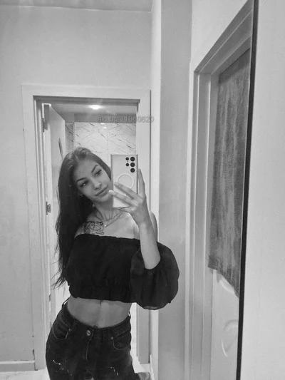 Компаньонка София - Севда топ