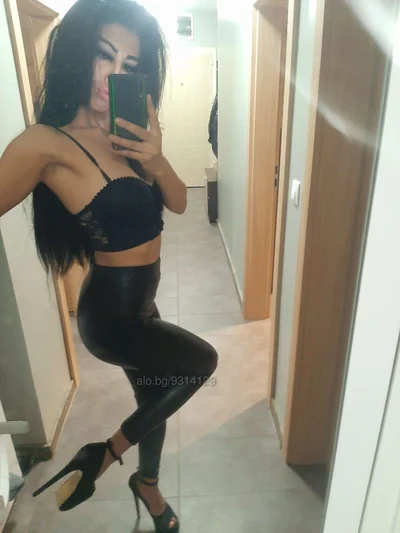 Компаньонка София - HOT 🔥 Вероника 50€ - Класически секс, Анален секс, Групов секс - снимка 1