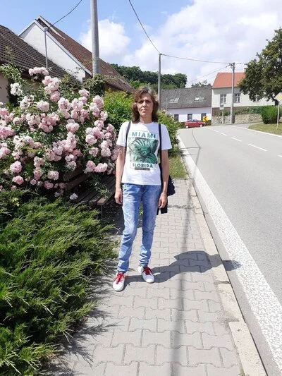 Компаньонка Търговище - Курва на адрес