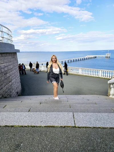 Компаньонка Пловдив - Здравейте казвам се Лора - Строга господарка, Робиня, Влизане в роля - снимка 4