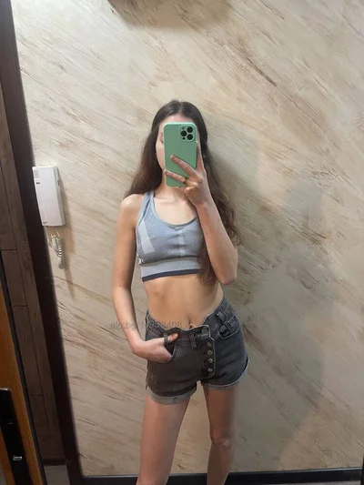 Компаньонка София - МЛАДА секс Мацка търси своя спонсор🤑