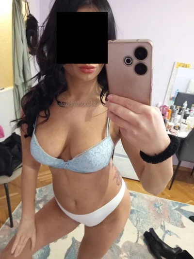 Компаньонка Варна - Секси брюнетка