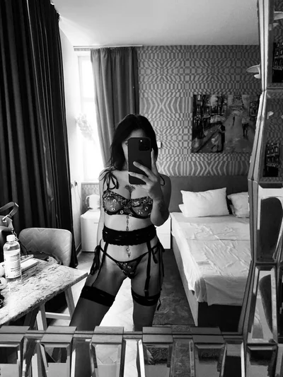 Компаньонка София - New VANESSA 🌸 - Играчки, Пенис колан, Стриптийз - снимка 2