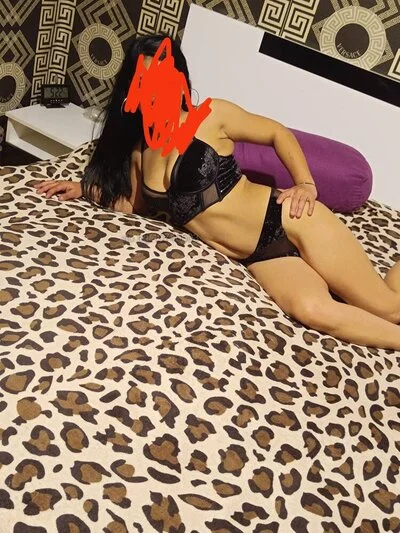 Компаньонка София - Само сега предлагам опция в кола 40 евро Стандартен и френска