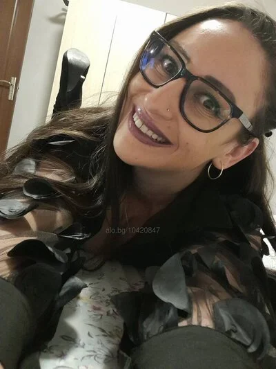 Компаньонка Плевен - За малко съм тук ела да си поиграем