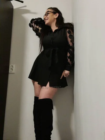 Компаньонка Плевен - За малко съм тук - Пенис колан, Стриптийз, Масаж - снимка 3