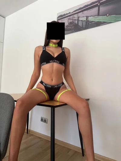 Компаньонка Варна - New escort girl in - Стриптийз, Строга господарка, Влизане в роля - снимка 3