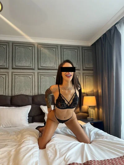 Компаньонка Варна - Карина 100% Реална 👅 - Френска с презерватив, Френска без презерватив, Стриптийз - снимка 4