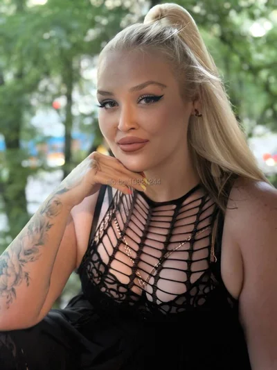 Компаньонка София - VIP escort and only fans model