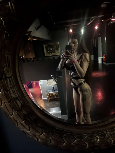 Компаньонка Варна - ⚜️ TOP ESCORT ⚜️- - Дълбоко гърло, Масаж, Класически секс - снимка 5