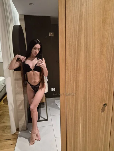 Компаньонка София - Luxury escort - Френска с презерватив, Стриптийз, Класически секс - снимка 3