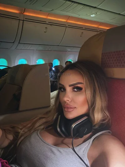 Компаньонка София - топ eскорт жения - Строга господарка, Влизане в роля, Масаж - снимка 10