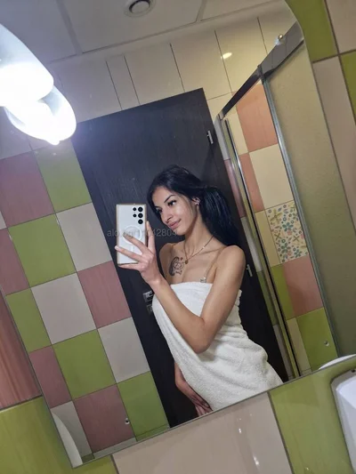 Компаньонка София - Севда топ