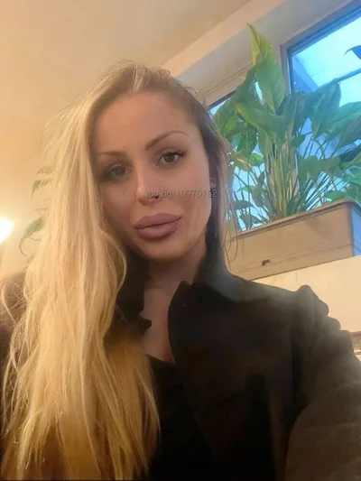 Компаньонка Велико Търново - Ескорт Компания