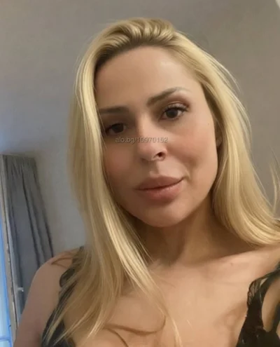 Компаньонка София - Ескорт Компания Girlfriend Experience 700€