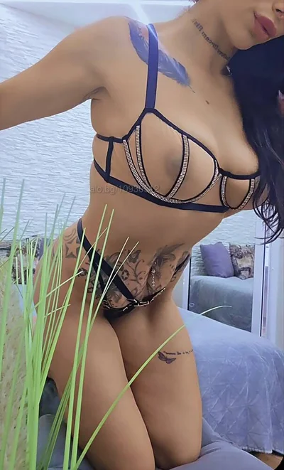 Компаньонка Пловдив - Мия нова - Стриптийз, Строга господарка, Влизане в роля - снимка 2