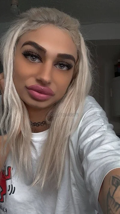 Компаньонка Пловдив - Seksi macka s teren