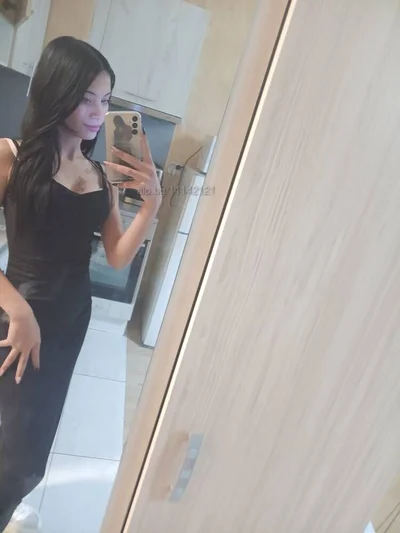Компаньонка София - 15 нин. 50 €Малко и сладко изкушение тук за вас💋❤️