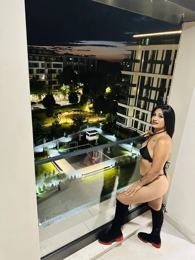Компаньонка Пловдив - Ела и опитай нещото различно 🔞