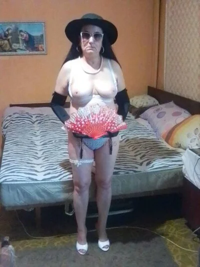 Компаньонка Пловдив - Маги, с терен. Стандартни - Френска с презерватив, Френска без презерватив, Кунилингус - снимка 2