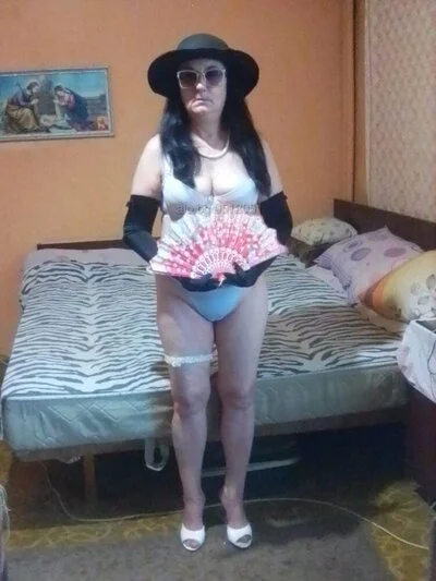 Компаньонка Пловдив - Маги с терен. Стандартни - Играчки, Пенис колан, Строга господарка - снимка 3