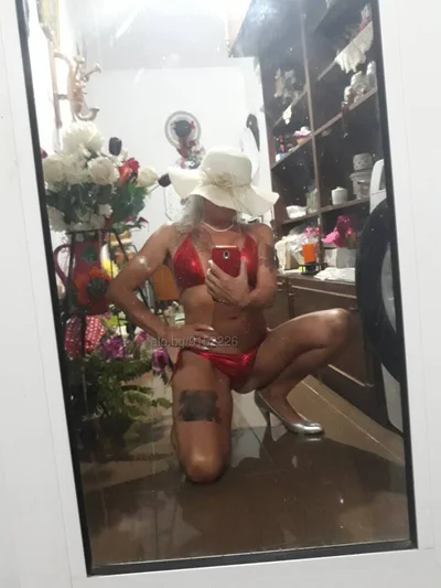 Компаньонка Бургас - Секс услуги - Френска с презерватив, Френска без презерватив, Дълбоко гърло - снимка 2