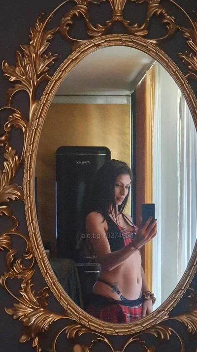 Компаньонка София - 30мин50EUR Бъди покорен роб, - Пенис колан, Строга господарка, Влизане в роля - снимка 14