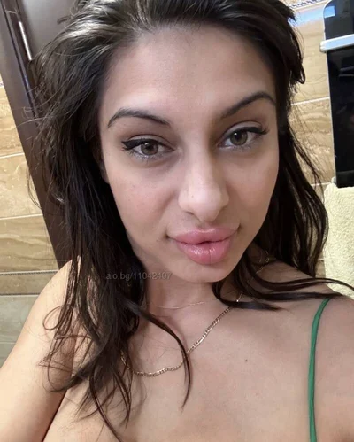 Компаньонка София - Роси 30мин 50 EUR GFE за час 250EUR + aнален