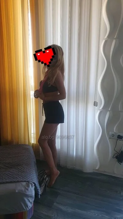 Компаньонка София - Имам терен 30мин 40EUR стандартна услуга много обичам да ме лижат 69 в цената френска без кондом