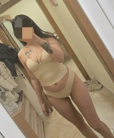 Компаньонка Габрово - Масаж със освобождаване на френска 💋