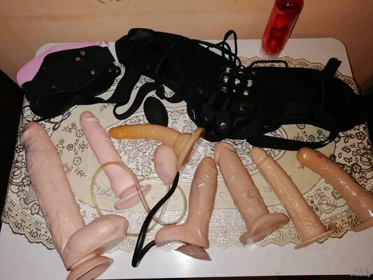 Компаньонка Варна - Страп-он и Бдсм господарка - Френска с презерватив, Френска без презерватив, Дълбоко гърло - снимка 1