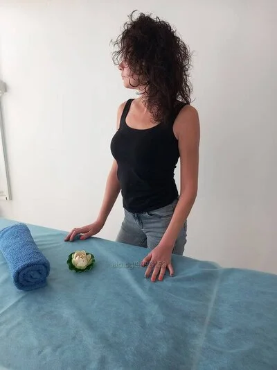 Компаньонка София - ПРОМОЦИЯ 1 голичка масаж с освобождаване 150 / може и френска 90 / ПРОМО 2 със секс 700