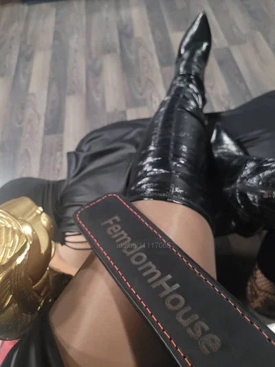 Компаньонка София - Top-Tier Domina Christina ® - Играчки, Пенис колан, Строга господарка - снимка 3