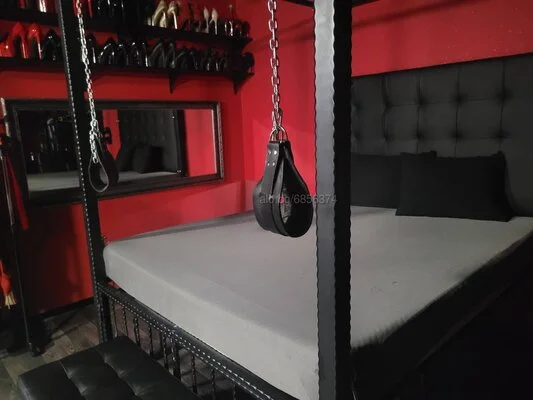 Компаньонка София - Pro-Domina Christina ® BDSM - Играчки, Пенис колан, Строга господарка - снимка 3