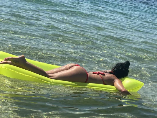 Компаньонка Благоевград - Секси коте на собствен терен?