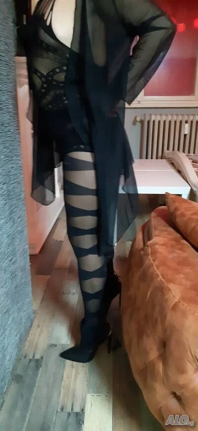 Компаньонка София - Секси минионче - Масаж, Класически секс, Групов секс - снимка 4